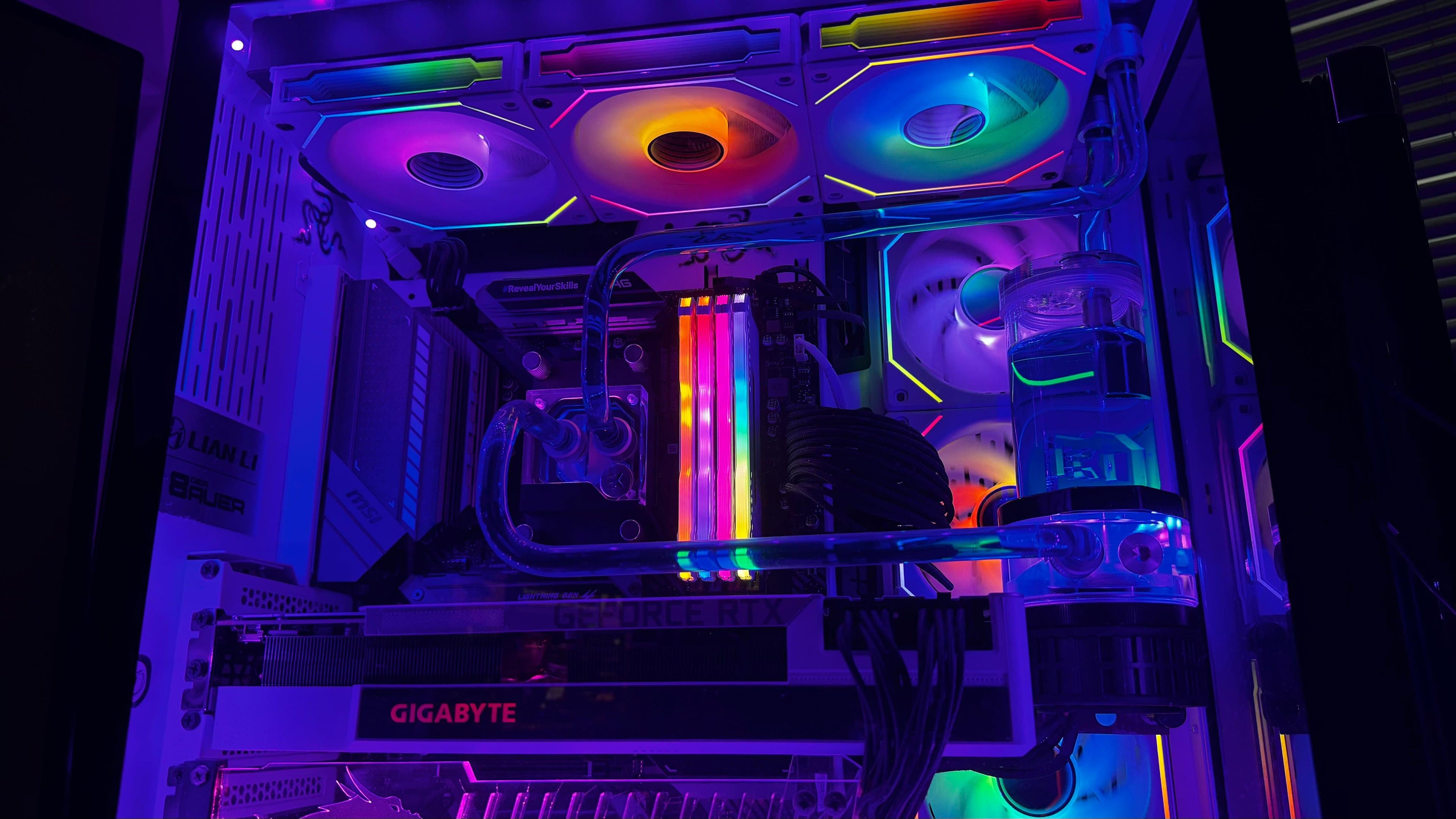 Custom PCs vs. Fertig-PCs: Warum Massanfertigung die bessere Wahl ist